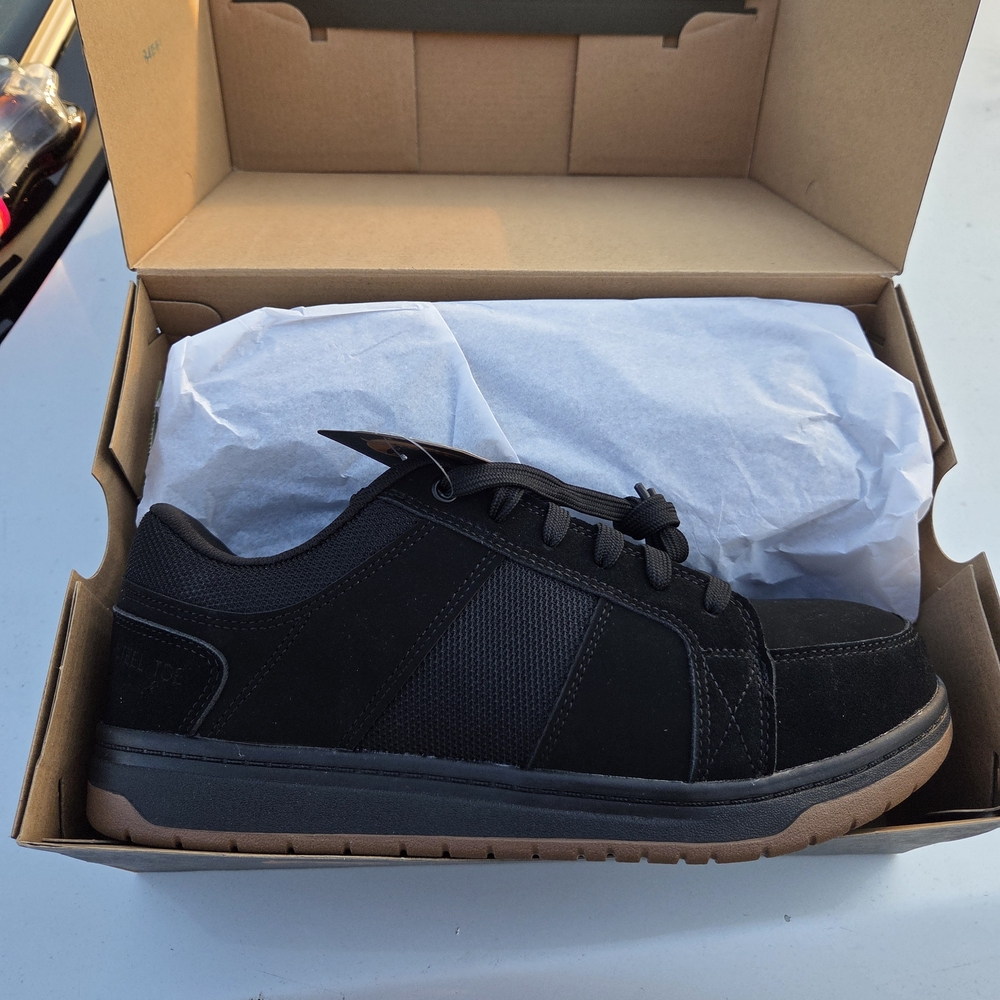 Brahma Black Low-Top Sneakers with Brown Outsole